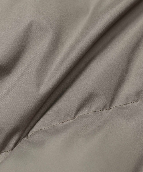 The DUFFER of ST.GEORGE(ザダファーオブセントジョージ)の「VOLUME NECK DOWN VEST:ボリュームネック ダウンベスト ライトアウター(ダウンベスト・メンズ・ブラック/ネイビー/グレー・SMALL/MEDIUM/LARGE/X-LARGE)」の21枚目の写真