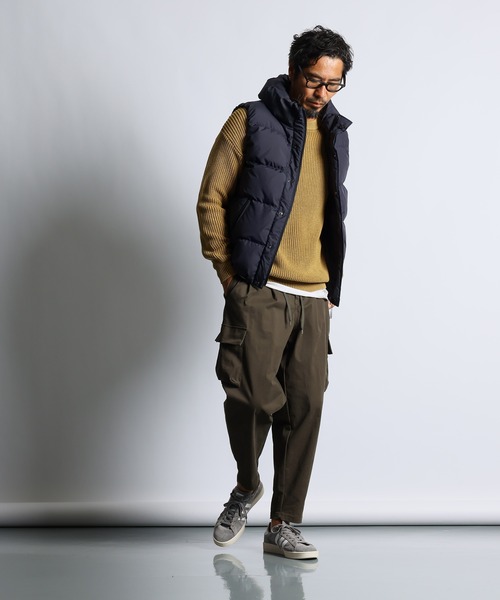 The DUFFER of ST.GEORGE(ザダファーオブセントジョージ)の「VOLUME NECK DOWN VEST:ボリュームネック ダウンベスト ライトアウター(ダウンベスト・メンズ・ブラック/ネイビー/グレー・SMALL/MEDIUM/LARGE/X-LARGE)」の9枚目の写真