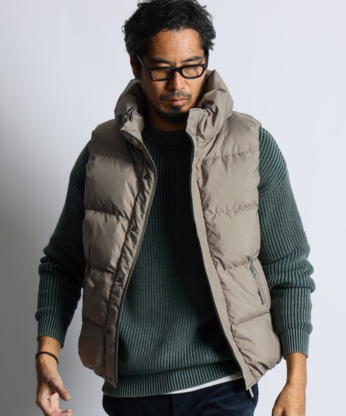 The DUFFER of ST.GEORGE(ザダファーオブセントジョージ)の「VOLUME NECK DOWN VEST:ボリュームネック ダウンベスト ライトアウター(ダウンベスト・メンズ・ブラック/ネイビー/グレー・SMALL/MEDIUM/LARGE/X-LARGE)」の6枚目の写真