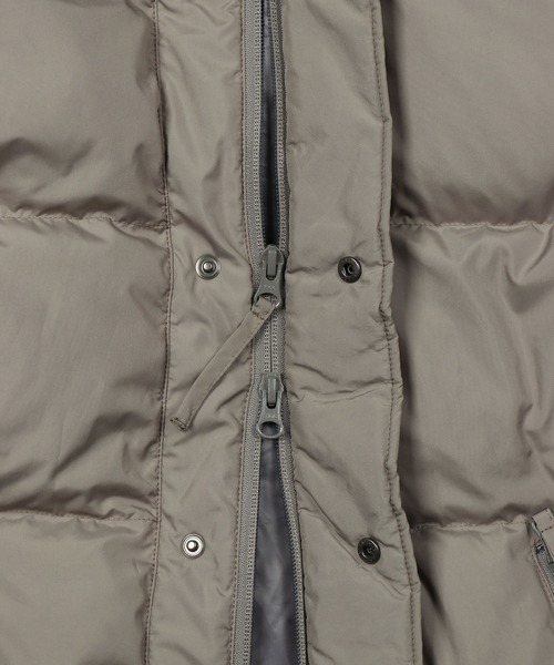 The DUFFER of ST.GEORGE(ザダファーオブセントジョージ)の「VOLUME NECK DOWN VEST:ボリュームネック ダウンベスト ライトアウター(ダウンベスト・メンズ・ブラック/ネイビー/グレー・SMALL/MEDIUM/LARGE/X-LARGE)」の20枚目の写真