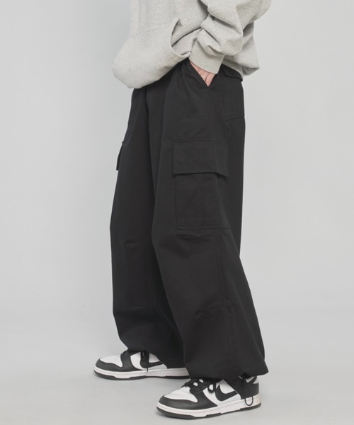 ADAMASTE（アダマスト）の「ヘリンボーンワイドカーゴパンツ（カーゴパンツ・メンズ・ブラック/ホワイト/チャコールグレー・LARGE/MEDIUM）」の5枚目の写真