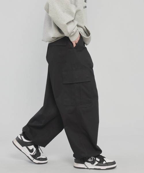 ADAMASTE（アダマスト）の「ヘリンボーンワイドカーゴパンツ（カーゴパンツ・メンズ・ブラック/ホワイト/チャコールグレー・LARGE/MEDIUM）」の8枚目の写真
