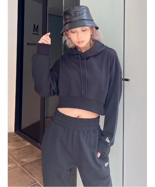 GYDA(ジェイダ)の「GYDA×NEWERA シ ョートスウェット パーカー(パーカー・レディース・アイボリー/ブラック・FREE)」の2枚目の写真