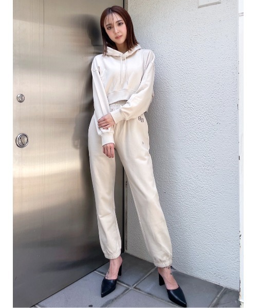 GYDA(ジェイダ)の「GYDA×NEWERA シ ョートスウェット パーカー(パーカー・レディース・アイボリー/ブラック・FREE)」の21枚目の写真