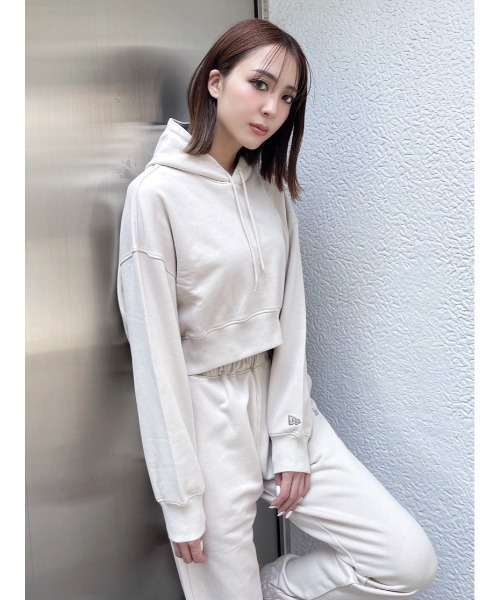 GYDA(ジェイダ)の「GYDA×NEWERA シ ョートスウェット パーカー(パーカー・レディース・アイボリー/ブラック・FREE)」の13枚目の写真