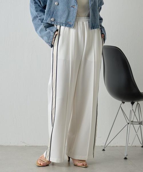 COLLAGE GALLARDAGALANTE（コラージュガリャルダガランテ）の「トラックパンツ/セットアップ可（その他パンツ・レディース・ホワイト/ネイビー・FREE）」の2枚目の写真