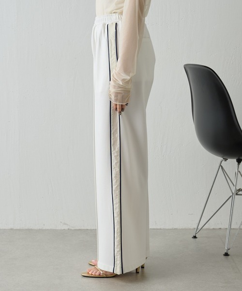 COLLAGE GALLARDAGALANTE（コラージュガリャルダガランテ）の「トラックパンツ/セットアップ可（その他パンツ・レディース・ホワイト/ネイビー・FREE）」の21枚目の写真