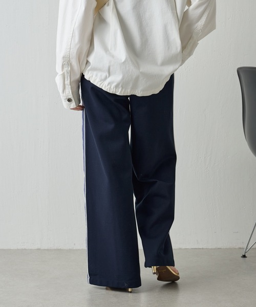 COLLAGE GALLARDAGALANTE（コラージュガリャルダガランテ）の「トラックパンツ/セットアップ可（その他パンツ・レディース・ホワイト/ネイビー・FREE）」の5枚目の写真