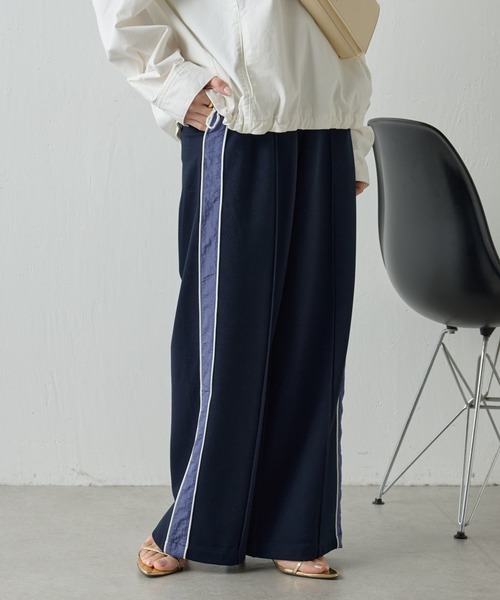 COLLAGE GALLARDAGALANTE（コラージュガリャルダガランテ）の「トラックパンツ/セットアップ可（その他パンツ・レディース・ホワイト/ネイビー・FREE）」の6枚目の写真