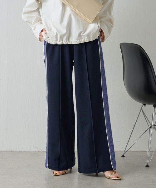 COLLAGE GALLARDAGALANTE（コラージュガリャルダガランテ）の「トラックパンツ/セットアップ可（その他パンツ・レディース・ホワイト/ネイビー・FREE）」の4枚目の写真