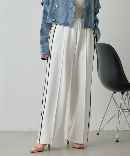 COLLAGE GALLARDAGALANTE（コラージュガリャルダガランテ）の「トラックパンツ/セットアップ可（その他パンツ・レディース・ホワイト/ネイビー・FREE）」の11枚目の写真