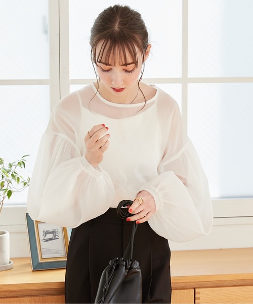 ANGIE（アンジー）の「ギャザー バルーンスリーブ シアーブラウス（シャツ/ブラウス・レディース・ライトグレー/ホワイト/ブラック/アイボリー・FREE）」の17枚目の写真