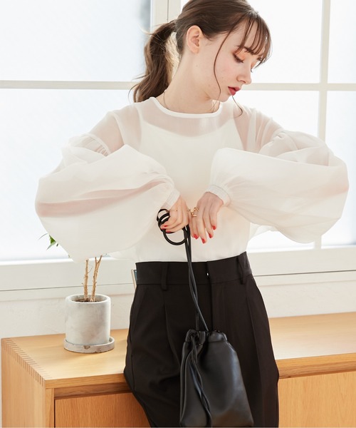 ANGIE（アンジー）の「ギャザー バルーンスリーブ シアーブラウス（シャツ/ブラウス・レディース・ライトグレー/ホワイト/ブラック/アイボリー・FREE）」の5枚目の写真