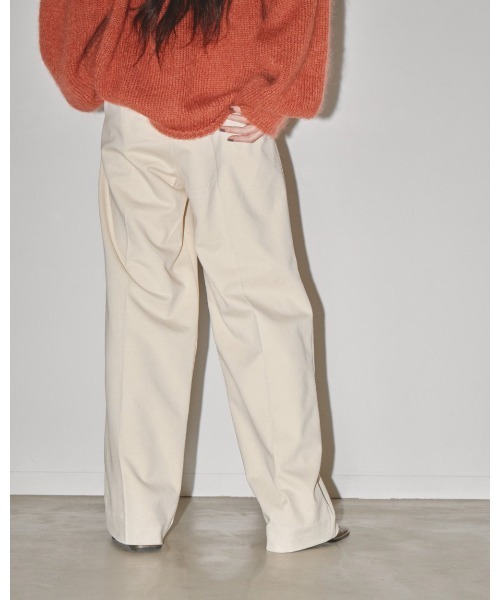 TODAYFUL(トゥデイフル)の「TODAYFUL Peachskin Tuck Trousers 12320719(スラックス・レディース・ブラウン/オフホワイト/ブラック・36)」の6枚目の写真