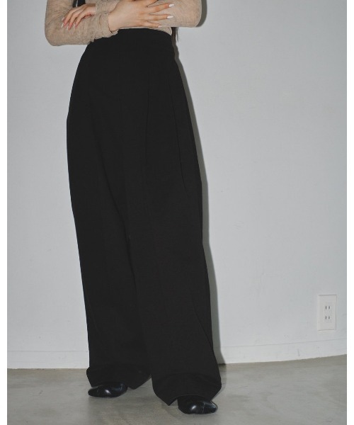 TODAYFUL(トゥデイフル)の「TODAYFUL Peachskin Tuck Trousers 12320719(スラックス・レディース・ブラウン/オフホワイト/ブラック・36)」の12枚目の写真