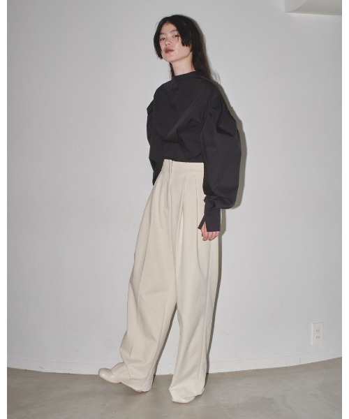 TODAYFUL(トゥデイフル)の「TODAYFUL Peachskin Tuck Trousers 12320719(スラックス・レディース・ブラウン/オフホワイト/ブラック・36)」の8枚目の写真