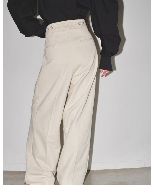 TODAYFUL(トゥデイフル)の「TODAYFUL Peachskin Tuck Trousers 12320719(スラックス・レディース・ブラウン/オフホワイト/ブラック・36)」の10枚目の写真