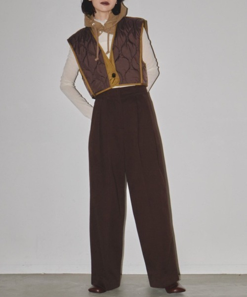 TODAYFUL(トゥデイフル)の「TODAYFUL Peachskin Tuck Trousers 12320719(スラックス・レディース・ブラウン/オフホワイト/ブラック・36)」の13枚目の写真