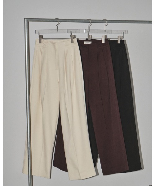 TODAYFUL(トゥデイフル)の「TODAYFUL Peachskin Tuck Trousers 12320719(スラックス・レディース・ブラウン/オフホワイト/ブラック・36)」の19枚目の写真