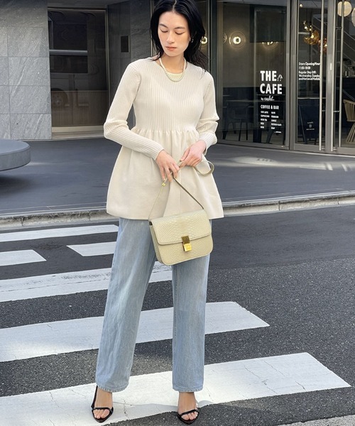 ELFRANK(エルフランク)の「前後2WAYペプラムリブニットプルオーバー(ニット/セーター・レディース・ブラック/ネイビー/オフホワイト/モカ・FREE)」の6枚目の写真