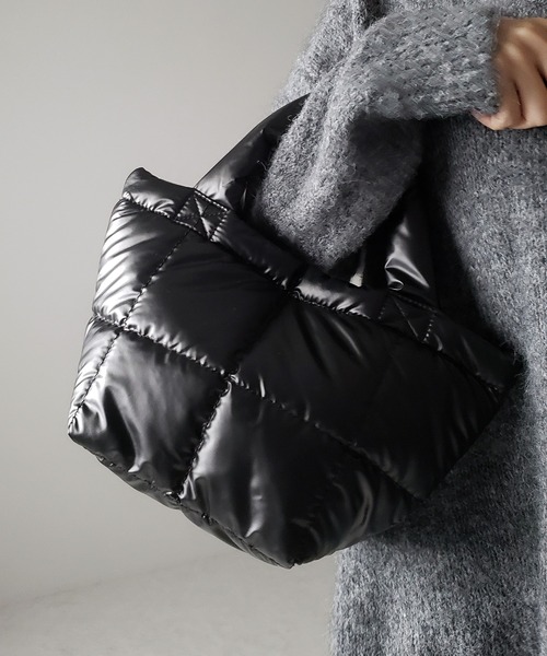 me+em select(ミームセレクト)の「※※【 3color 】メタリックパデッドハンドバッグ(ハンドバッグ・レディース・シルバー/ブラック/ホワイト・FREE)」の14枚目の写真