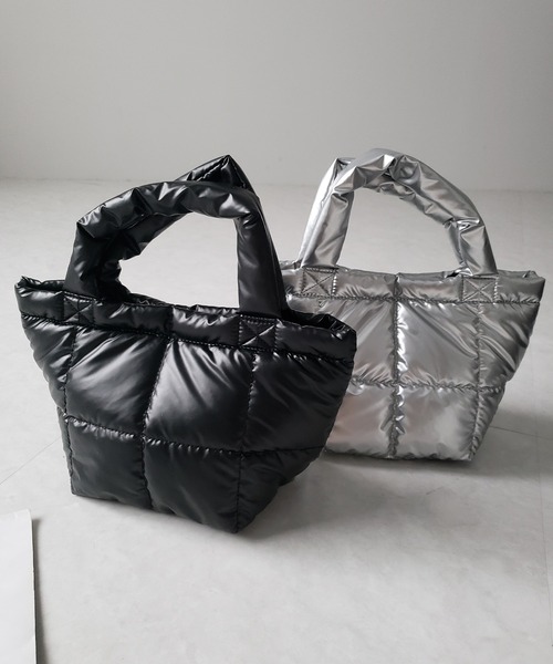 me+em select(ミームセレクト)の「※※【 3color 】メタリックパデッドハンドバッグ(ハンドバッグ・レディース・シルバー/ブラック/ホワイト・FREE)」の6枚目の写真