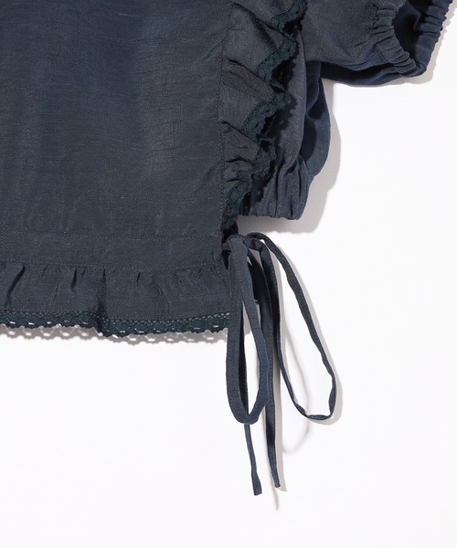 MILKFED.(ミルクフェド)の「RUFFLE SLEEVE CROPPED TOP(シャツ/ブラウス・レディース・オリーブ/ライトピンク/ネイビー・ONE SIZE)」の9枚目の写真