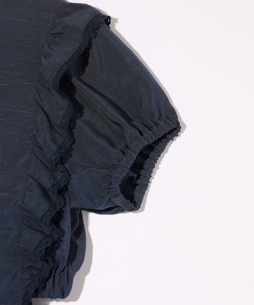 MILKFED.(ミルクフェド)の「RUFFLE SLEEVE CROPPED TOP(シャツ/ブラウス・レディース・オリーブ/ライトピンク/ネイビー・ONE SIZE)」の8枚目の写真