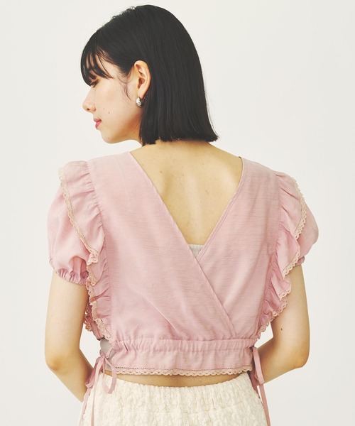 MILKFED.(ミルクフェド)の「RUFFLE SLEEVE CROPPED TOP(シャツ/ブラウス・レディース・オリーブ/ライトピンク/ネイビー・ONE SIZE)」の13枚目の写真