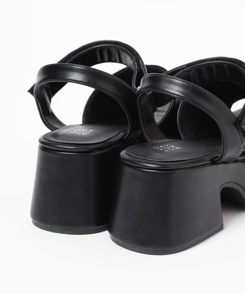 GLOBAL WORK(グローバルワーク)の「厚底ベルトサンダル/AND YUA ANY/103720(サンダル・キッズ・ブラック/シルバー・SMALL/MEDIUM)」の15枚目の写真