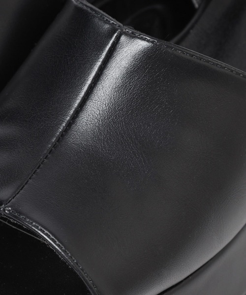 GLOBAL WORK(グローバルワーク)の「厚底ベルトサンダル/AND YUA ANY/103720(サンダル・キッズ・ブラック/シルバー・SMALL/MEDIUM)」の16枚目の写真