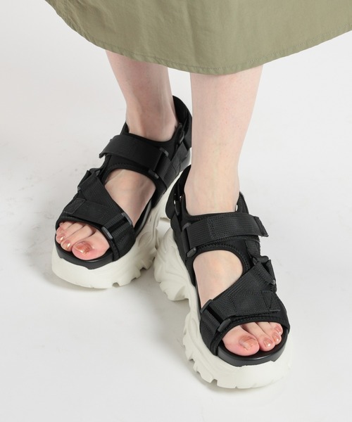 Honeys（ハニーズ）の「厚底スポーツサンダル（サンダル・レディース・ブラック×ホワイト/ブラック/ホワイト・LL/S/M/L）」の3枚目の写真