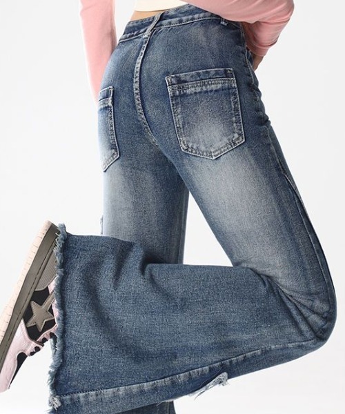 GEMEDA（ジェメダ）の「バタフライ刺しゅうフレアデニムパンツ（デニムパンツ・レディース・グレー系その他/ブラック・S/L/M）」の6枚目の写真