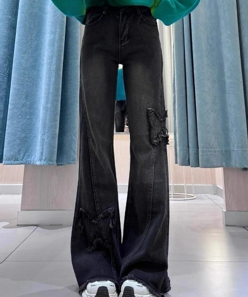 GEMEDA（ジェメダ）の「バタフライ刺しゅうフレアデニムパンツ（デニムパンツ・レディース・グレー系その他/ブラック・S/L/M）」の12枚目の写真