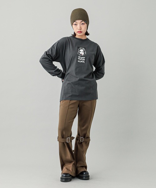 X-girl（エックスガール）の「VINYL LIP FACE L/S TEE（Tシャツ/カットソー・レディース・ホワイト/チャコール/ネイビー・S/M/L/XL）」の8枚目の写真