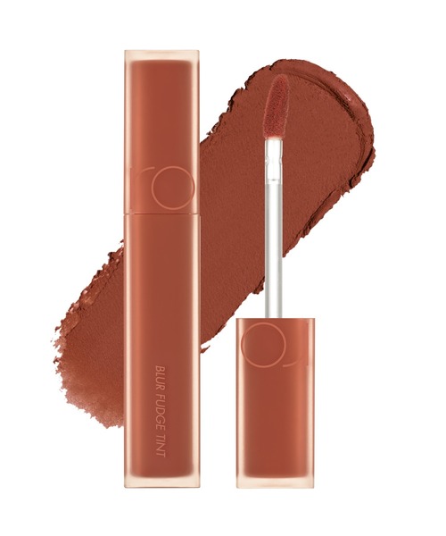 rom&nd（ロムアンド）の「rom&nd ブラーファッジティント（口紅/リップティント/グロス・レディース・12 WARMING UP/13 COOLING UP/01 POMELOCO/08 CURRENT JAM/07 COOL ROSE UP/05 BIBI CANDY/04 RADWOOD/10 FUDGE RED/14 UNROSE/15 BERRY FIZZ/16 BURNT ORANGE/11 FUCHSIA VIBE/03 MUSKY/09 CORAL JUBILEE・FREE）」の8枚目の写真