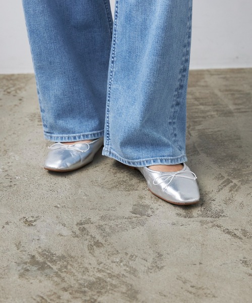 YANUK（ヤヌーク）の「Really Light ルーズストレート"JOAN"（デニムパンツ・レディース・サックスブルー・26inch/25inch/24inch/23inch/22inch/21inch/27inch）」の5枚目の写真
