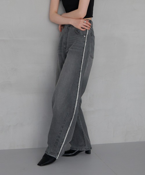 LIAN（リアン）の「フリンジデニムカーブパンツ（デニムパンツ・レディース・ブルー系その他/ブラック/ブルー・MEDIUM/SMALL）」の15枚目の写真