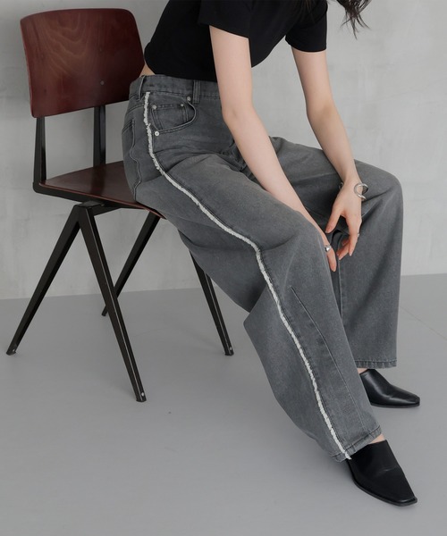 LIAN（リアン）の「フリンジデニムカーブパンツ（デニムパンツ・レディース・ブルー系その他/ブラック/ブルー・MEDIUM/SMALL）」の18枚目の写真