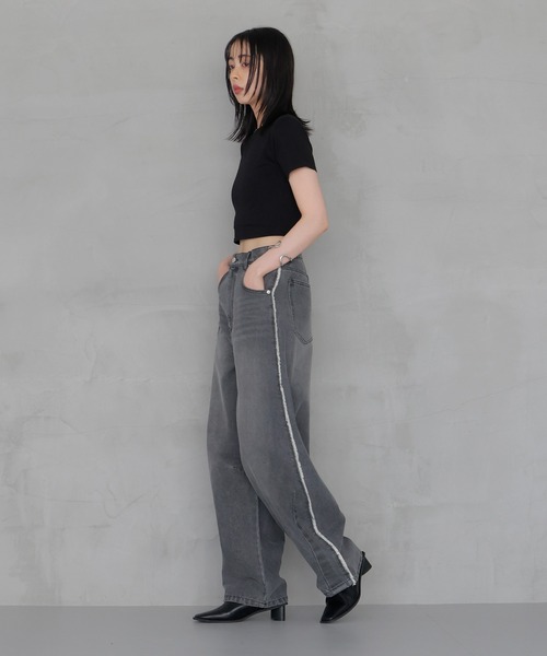 LIAN（リアン）の「フリンジデニムカーブパンツ（デニムパンツ・レディース・ブルー系その他/ブラック/ブルー・MEDIUM/SMALL）」の20枚目の写真