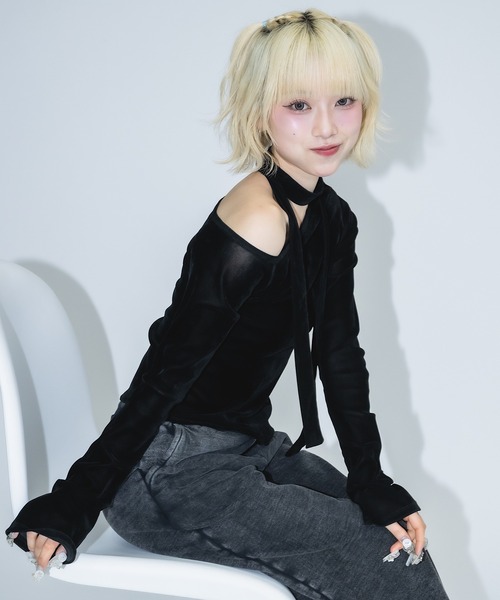 17HR（セブンティーンアワーズ）の「タイ付きシアーベロアオフショルトップス（Tシャツ/カットソー・レディース・ブラック/ライトグレー/ブルー・FREE）」の18枚目の写真