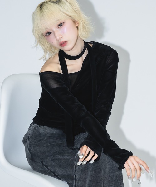 17HR（セブンティーンアワーズ）の「タイ付きシアーベロアオフショルトップス（Tシャツ/カットソー・レディース・ブラック/ライトグレー/ブルー・FREE）」の21枚目の写真