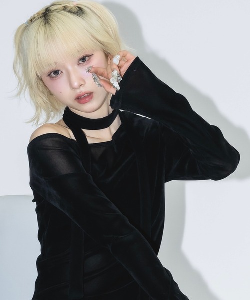 17HR（セブンティーンアワーズ）の「タイ付きシアーベロアオフショルトップス（Tシャツ/カットソー・レディース・ブラック/ライトグレー/ブルー・FREE）」の22枚目の写真