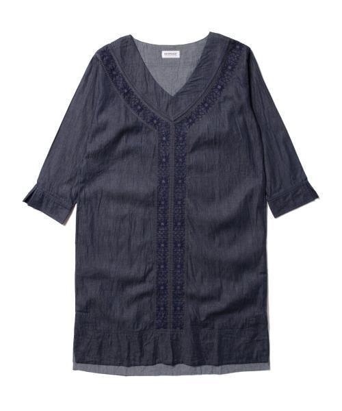 BEAMS BOY（ビームスボーイ）の「trepied / 刺繍 Vネックワンピース（ワンピース・レディース・インディゴブルー・ONE SIZE）」の8枚目の写真