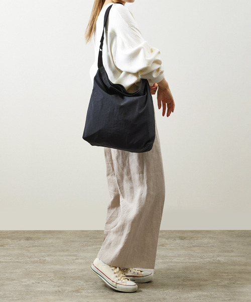 SLOW(スロウ)の「SLOW スロウ / packer-2way shoulder S パッカーナイロン2WAYショルダーバッグ ニュースペーパーバッグ 撥水 透湿 / 586S137P(ショルダーバッグ・メンズ・ブラック/グレー・FREE)」の3枚目の写真