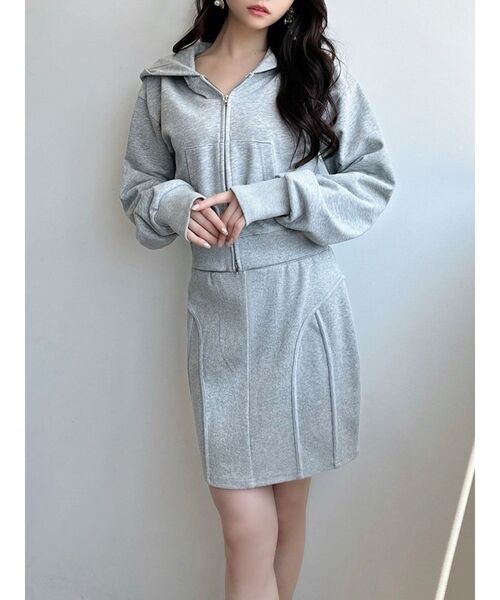 RESEXXY（リゼクシー）の「フロントジップクロップドパーカー【セットアップ着用可能】（パーカー・レディース・ホワイト/グレー/ブラック・FREE）」の3枚目の写真