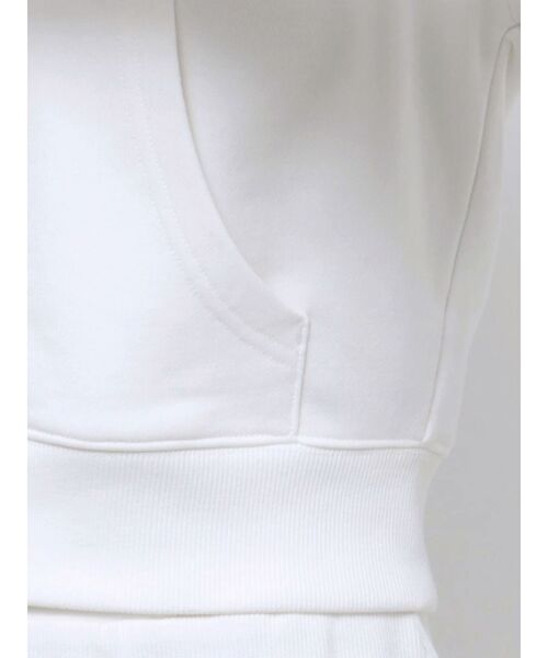 RESEXXY（リゼクシー）の「フロントジップクロップドパーカー【セットアップ着用可能】（パーカー・レディース・ホワイト/グレー/ブラック・FREE）」の10枚目の写真