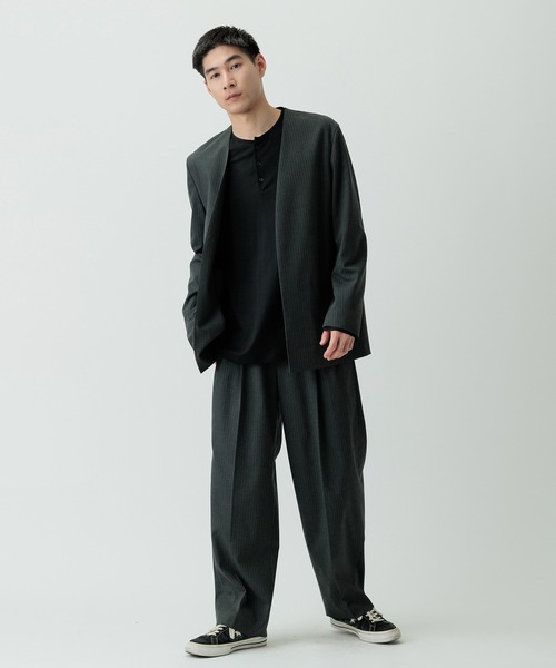 ADAM ET ROPE'(アダムエロペ)の「ワイドテーパード イージー ツータック スラックス / シーズンレス / セットアップ対応(スラックス・メンズ・チャコールグレー/ブラック/カーキ・S/M/L)」の15枚目の写真