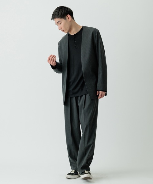 ADAM ET ROPE'(アダムエロペ)の「ワイドテーパード イージー ツータック スラックス / シーズンレス / セットアップ対応(スラックス・メンズ・チャコールグレー/ブラック/カーキ・S/M/L)」の17枚目の写真