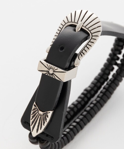 【TOGA】Beads leather bangle グリーン TOGA BEADS LEATHER BANGLE 單扣牛皮革手環– Non Border